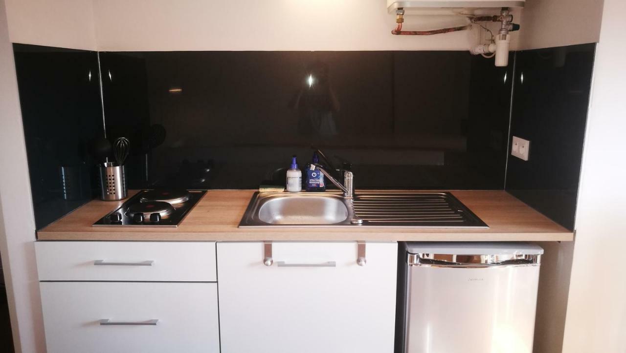 Studio Avec Balcon Au Pied Du Rocher D'Aiguilhe Appartement Le Puy-en-Velay Buitenkant foto